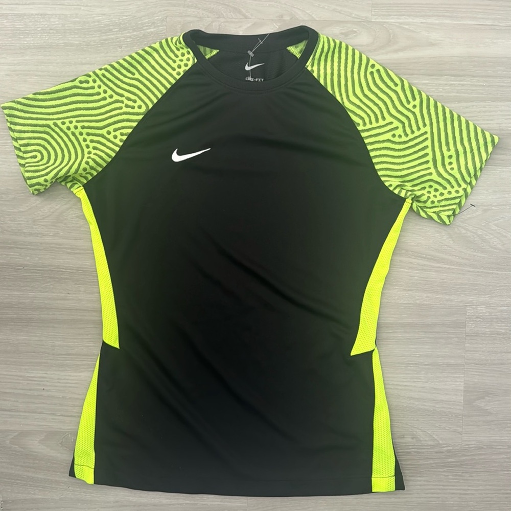 Women’s Dri Fit top